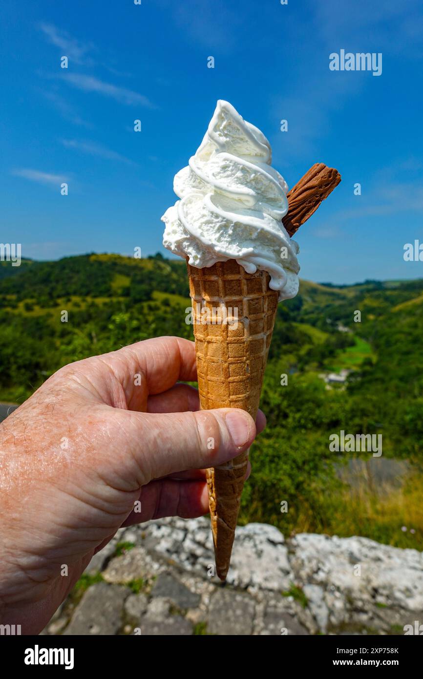 99 Eis am Monsal Head, oberhalb des Monsal Dale, The Peak District, National Park, The Peaks, Derbyshire, Großbritannien Stockfoto