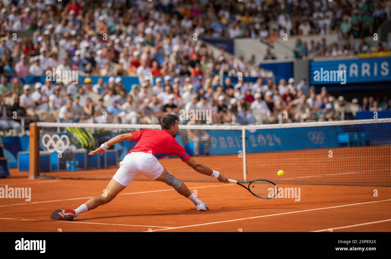 Paris, Frankreich. August 2024. Novak Djokovic (SRB) vs Carlos Alcaraz (ESP) Paris 2024 Olympische Spiele Tennis Männer Einzel Gold Medaillenspiel Olympische Spiele 03.08.2024 Credit: Moritz Muller/Alamy Live News Stockfoto