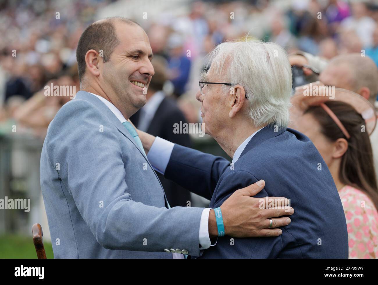 04.08.2024. Düsseldorf. Sieger des 166. Henkel-Preis der Diana – Deutsche Eiche ist Jockey Martin Seidl auf Stute Erle vom Gestüt Röttgen und bescherte T Stockfoto