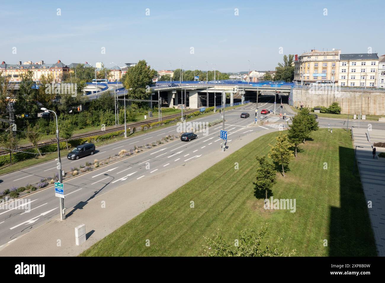 OSTRAVA, TSCHECHISCHE REPUBLIK - 13. SEPTEMBER 2023: Frydlantske mosty Brücke bei Nova Karolina in Ostrava vor dem Wiederaufbau Stockfoto