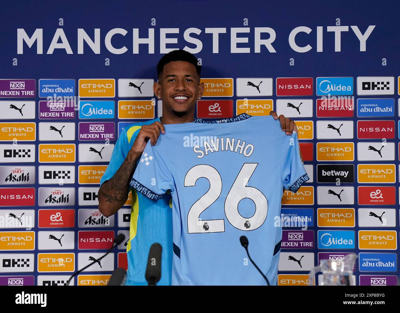 Manchester, Großbritannien. August 2024. Savinho für die Männer von Manchester City wird im Etihad Stadium in Manchester vorgestellt. Foto: Andrew Yates/Sportimage Credit: Sportimage Ltd/Alamy Live News Stockfoto