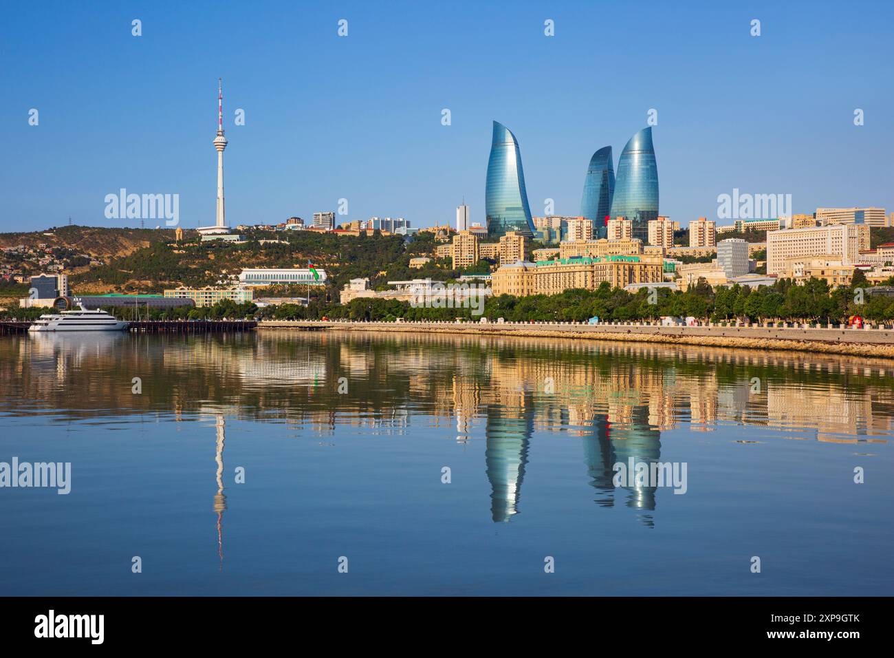 Panoramablick über die Flammentürme (2012) in Baku, Aserbaidschan Stockfoto