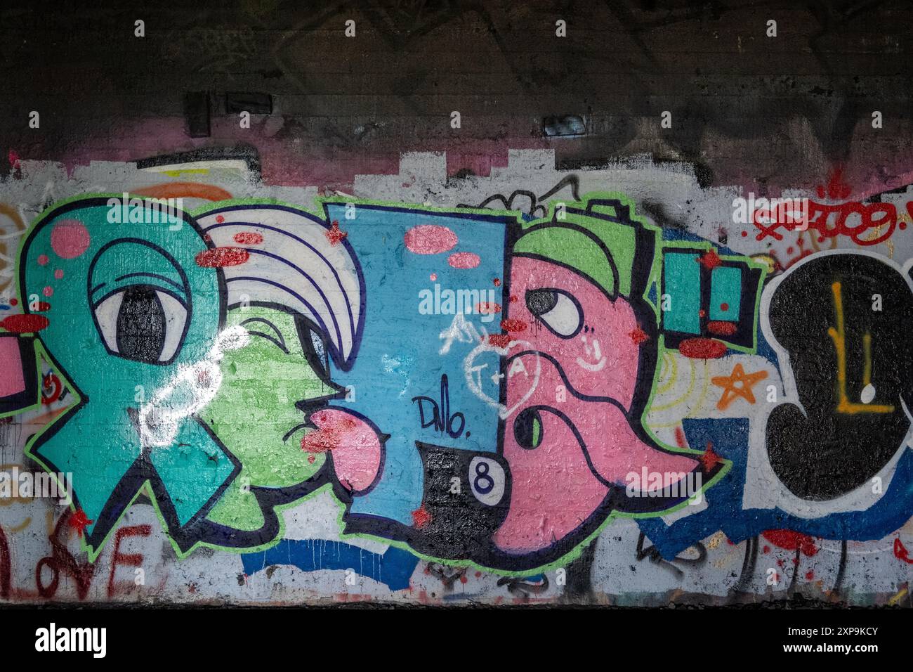 Die Ruinen von CFS Lac St. Denis, Québec, Kanada und seine Graffiti- und Bauschäden. Stockfoto