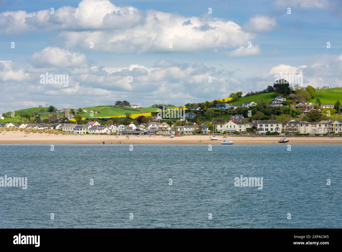 Die Flussmündung Torridge und das Dorf Instow jenseits des Appledore Quay, Devon, England. Stockfoto