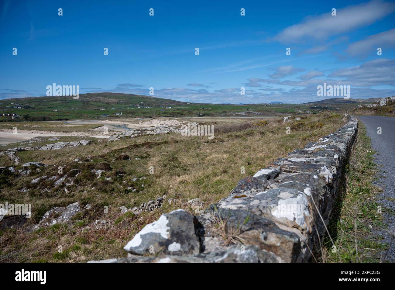 Straße, die zur Landschaft des Barly Cove Beach führt Stockfoto