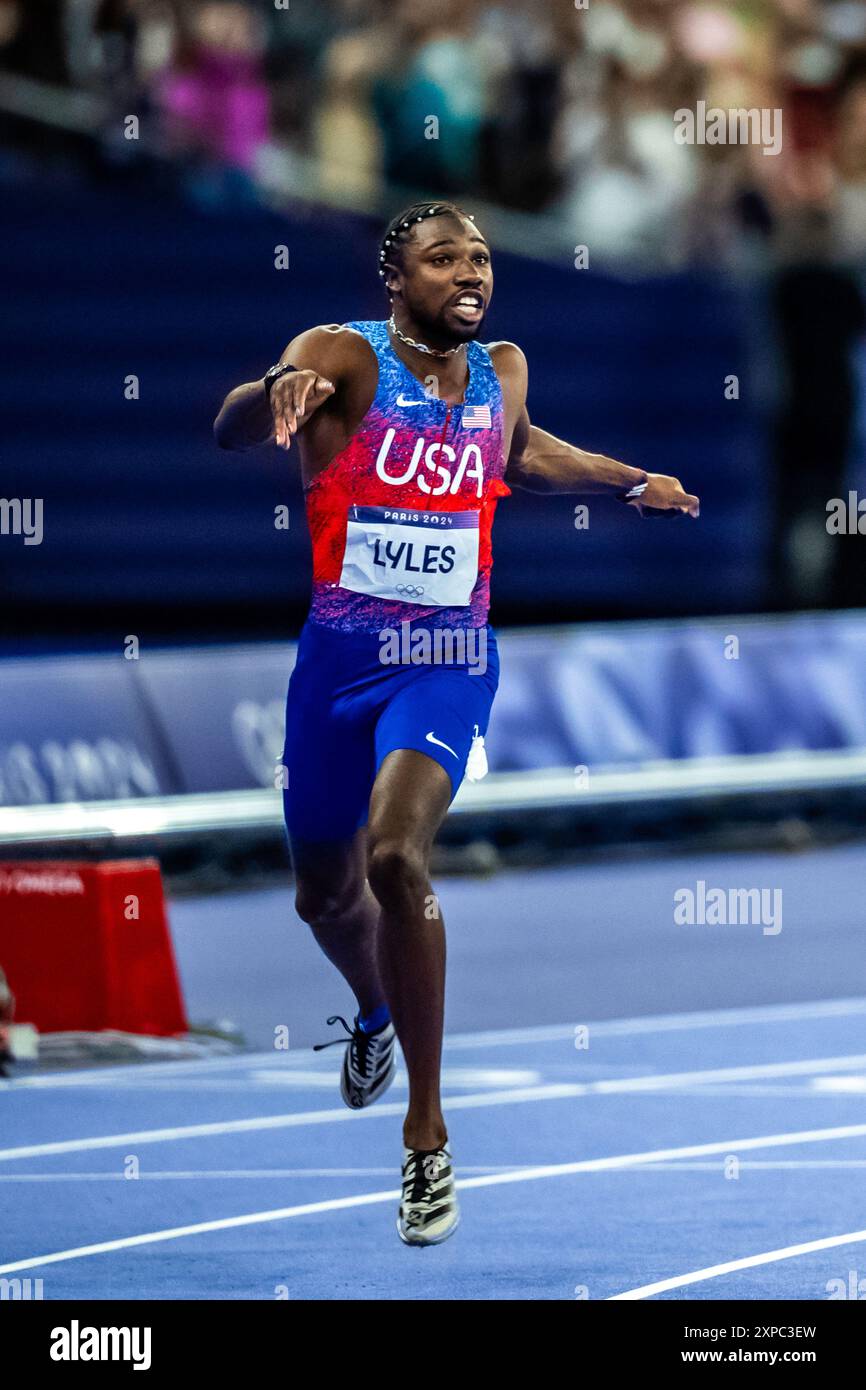 Noah Lyles (USA) gewinnt bei den Olympischen Sommerspielen 2024 die Goldmedaille im 100-m-Finale der Herren. Stockfoto