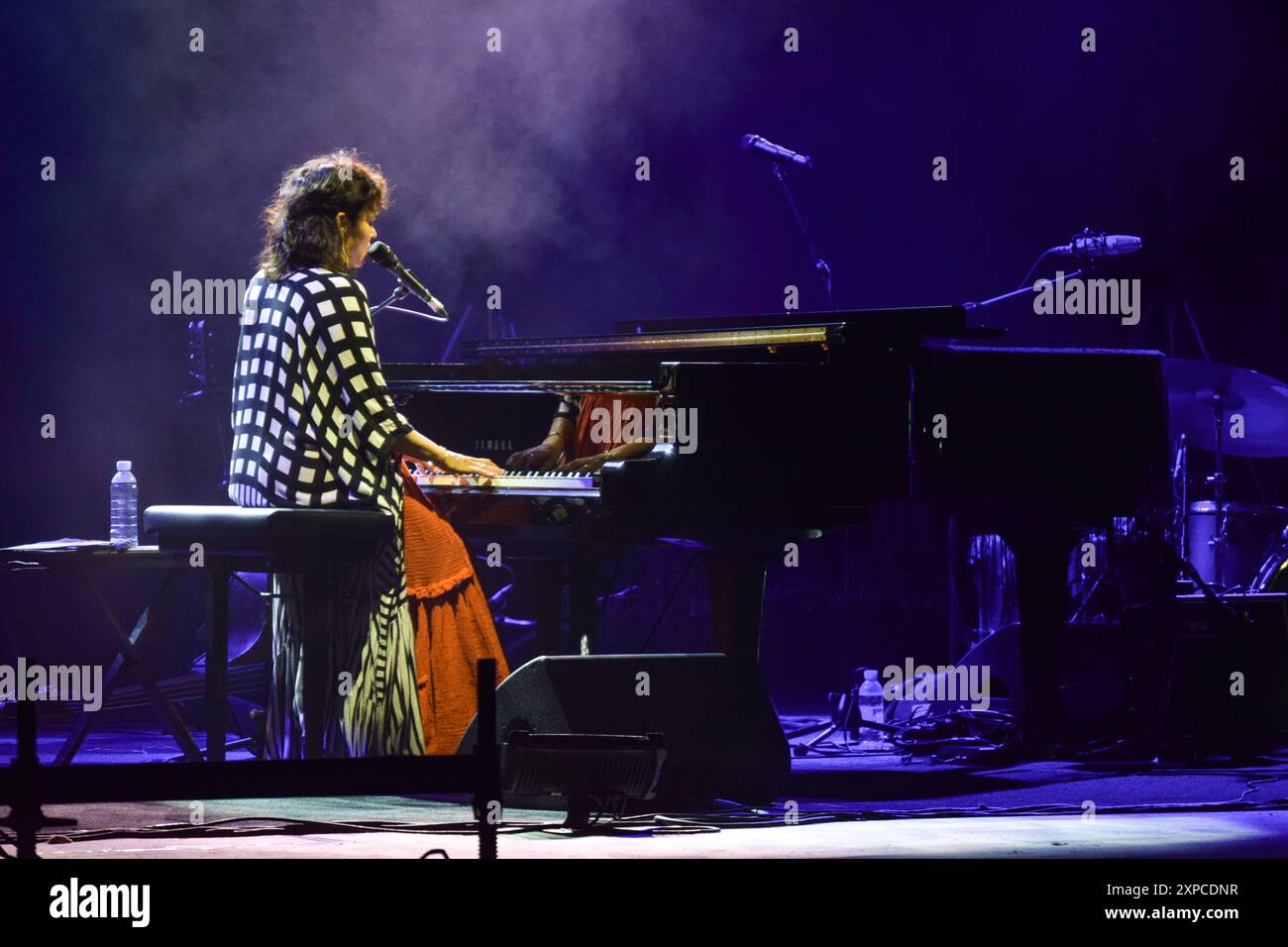 Norah Jones beim Live-Konzert. Opatija Sommerbühne, Kroatien Stockfoto