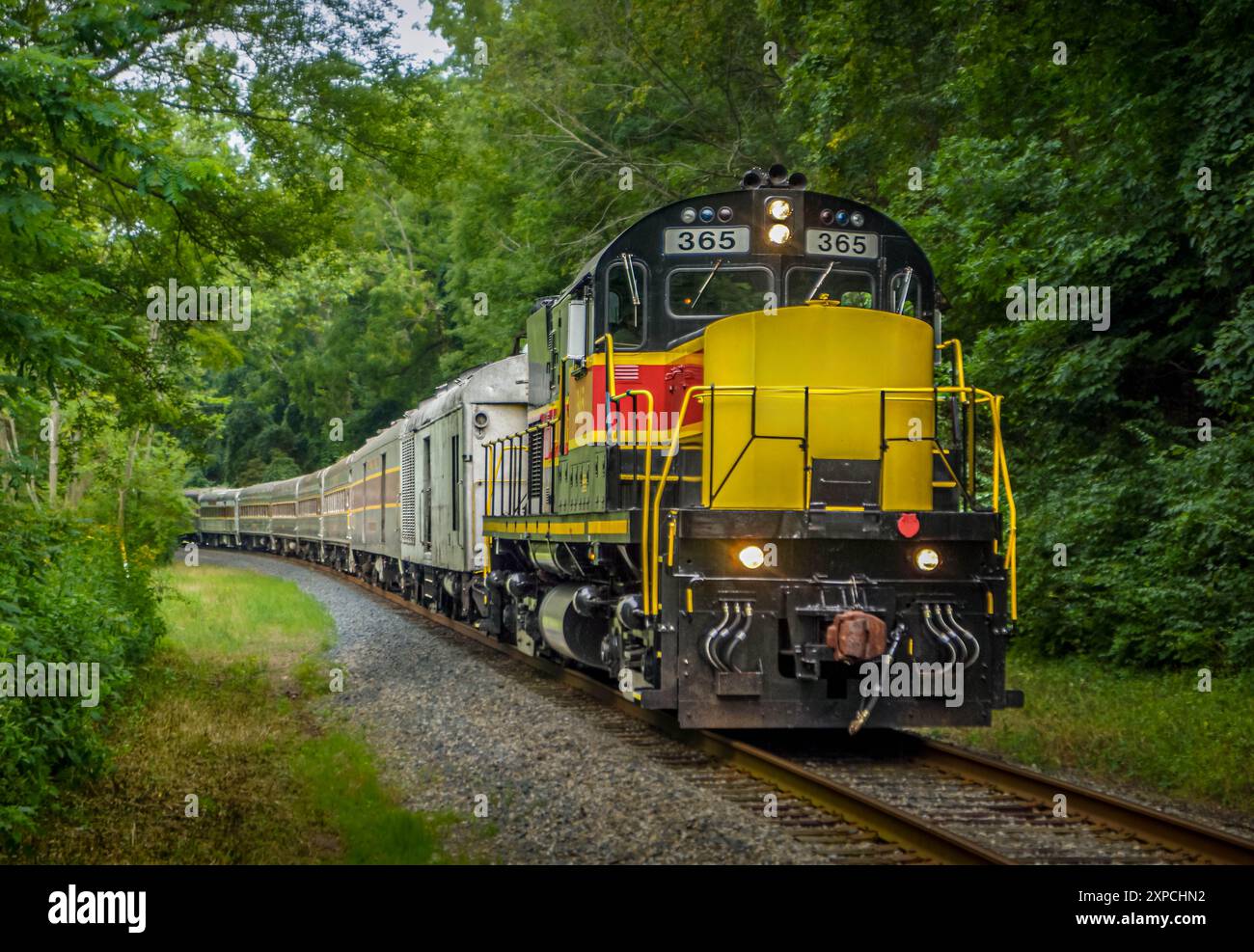 Der alte historische Zug der Cuyahoga Valley Scenic Railroad im Nationalpark von Ohio, ein wunderschönes Wahrzeichen im Mittleren Westen der USA. Stockfoto