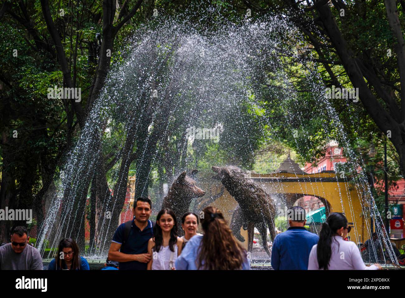 Der Kojotenbrunnen befindet sich im Centennial Garden in Coyoacán, einem der wichtigsten Touristenzentren in Mexiko-Stadt. (Foto: Luis Gutierrez Norte) La Fuente de los Coyotes está ubicada en el Coyoacán Centenario en Jardín pueblo, Centro Turísticos más importantes de la Ciudad de México.​..(Foto: Luis Gutierrez Norte) Stockfoto