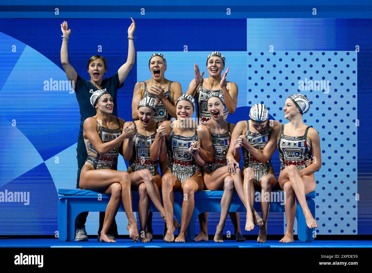 Paris, Frankreich. August 2024. Athleten des französischen Teams reagieren auf ihre Teilnahme am technischen Finale der künstlerischen Schwimmmannschaft während der Olympischen Spiele 2024 im Aquatics Centre in Paris (Frankreich), 05. August 2024. Quelle: Insidefoto di andrea staccioli/Alamy Live News Stockfoto