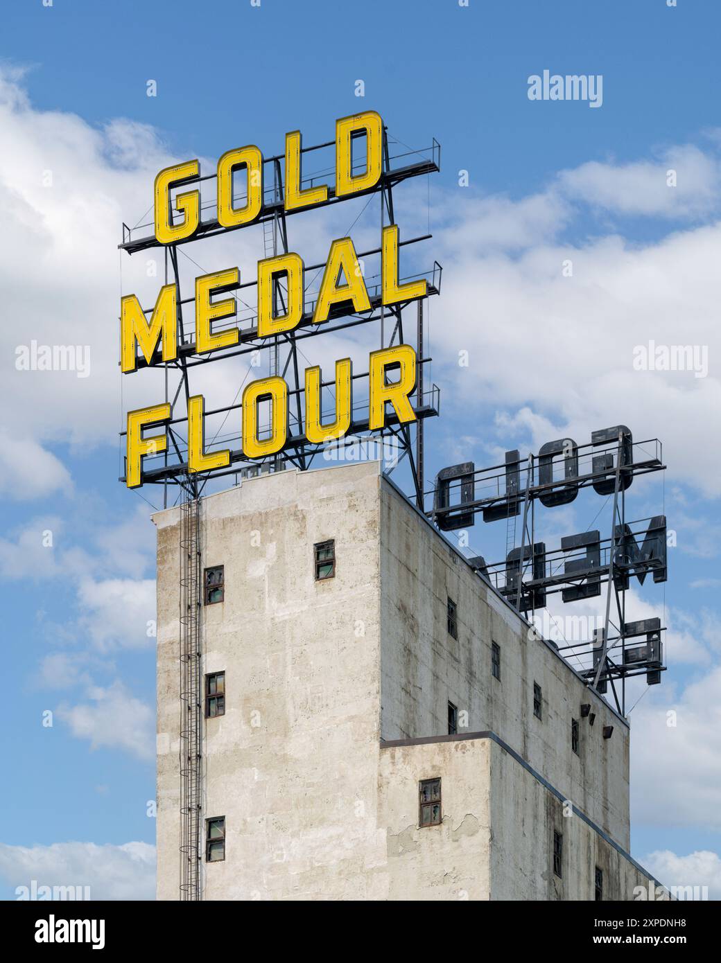 Legendäres Gold Medal Mehl Schild (1910) am 700 W River Pkwy in der Innenstadt von Minneapolis, Minnesota Stockfoto