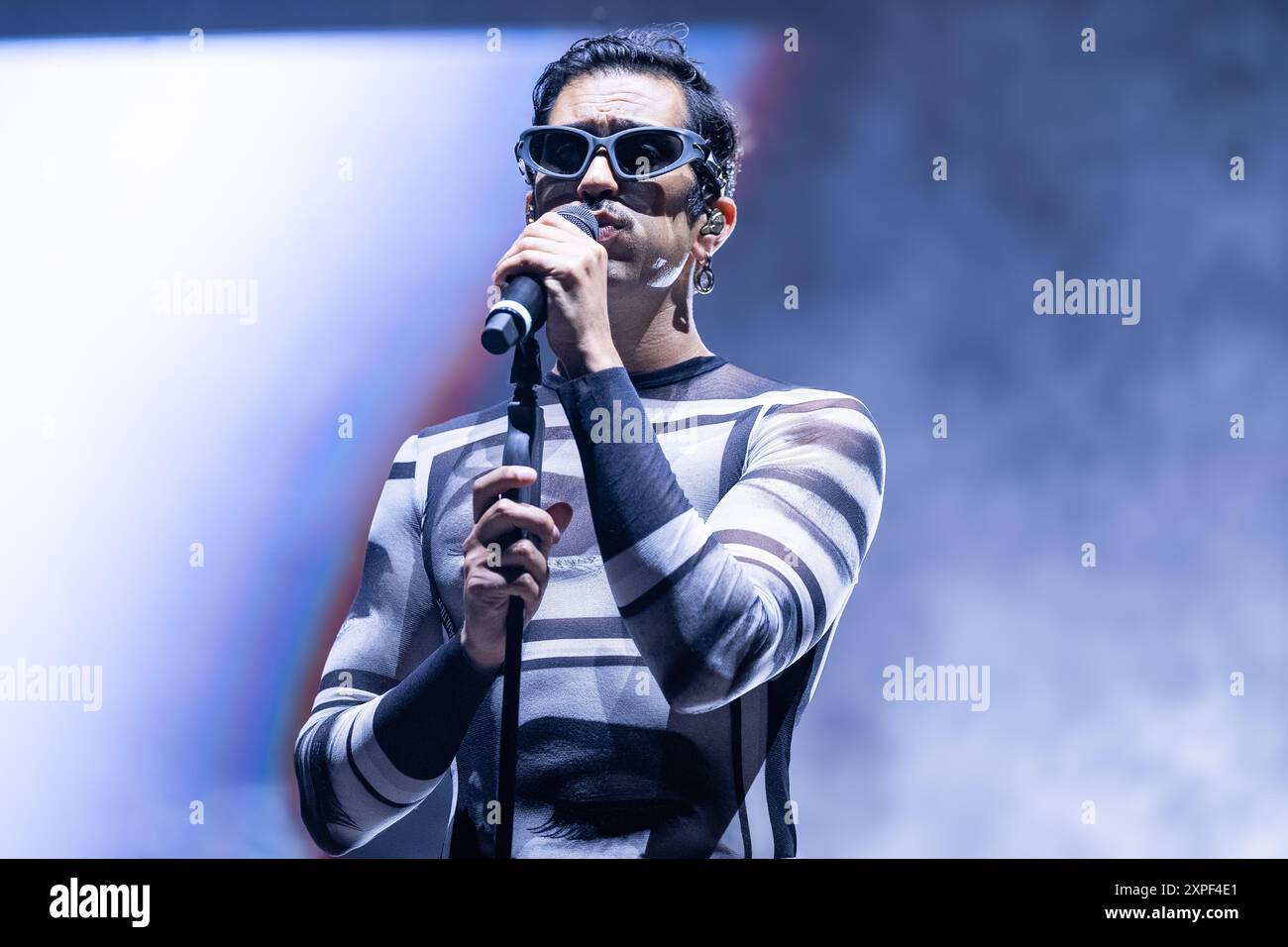 Benevento, Italien. Juli 2024. Alessandro Mahmoud, bekannt als Mahmood, tritt während der SOMMERTOUR 2024 in der Musa Arena live auf. (Foto: Andrea Gulí/SOPA Images/SIPA USA) Credit: SIPA USA/Alamy Live News Stockfoto