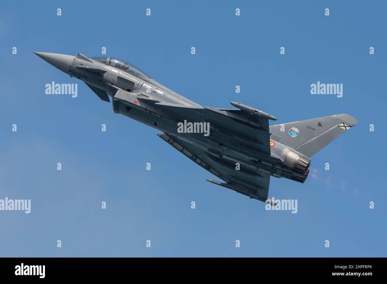 Eurofighter Taifun der spanischen Luftwaffe mit pazifischem Himmel Stockfoto