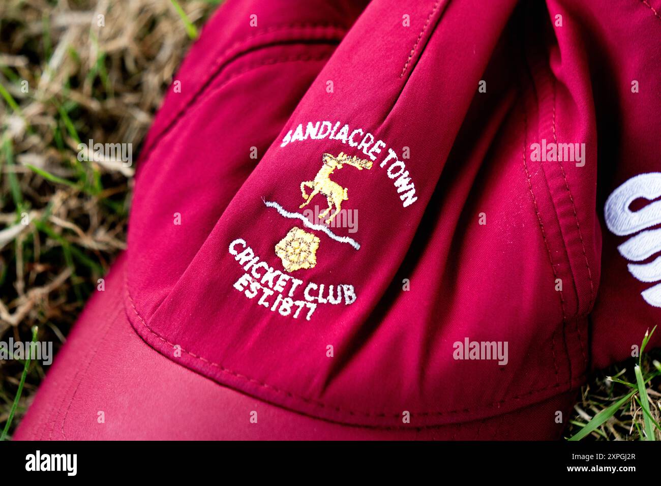 Sandiacre Town Cricket Club Cap mit Logo zu sehen Stockfoto