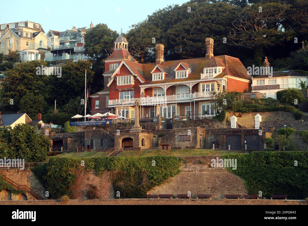 The Cliff House and Salcombe Yacht Club, Salcombe, Devon, England Stockfoto