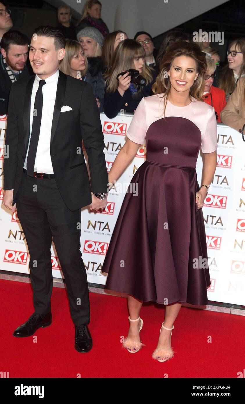 London, Großbritannien. Januar 2015. Charlie Sims und Ferne McCann nehmen am 21. Januar 2015 an den National Television Awards Red Carpet Arrivals in der O2 Arena in London Teil. Quelle: S.A.M./Alamy Live News Stockfoto