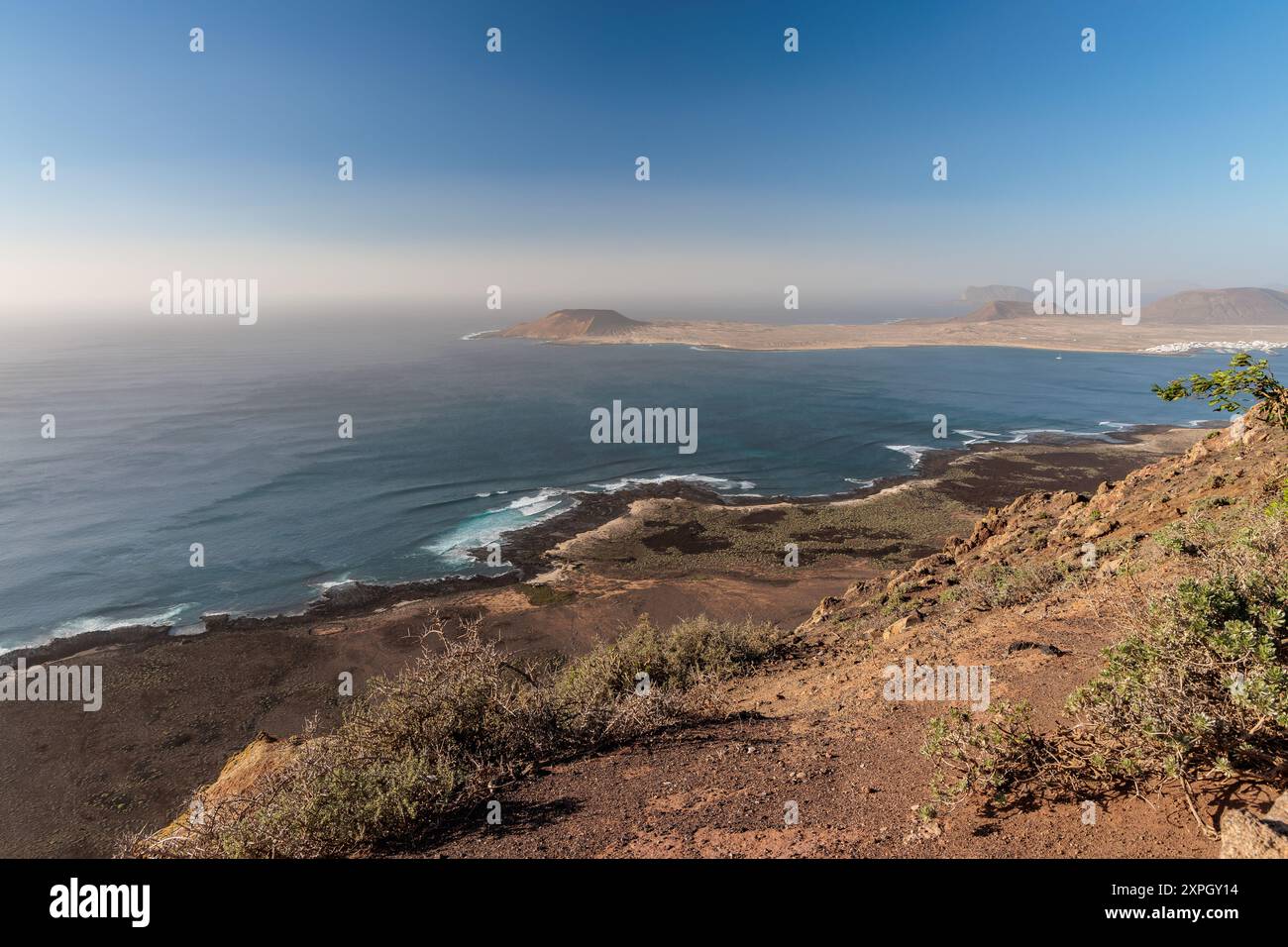 Die Küste in der Nähe der Stadt Haria auf Lanzarote, den Kanarischen Inseln, Spanien Stockfoto