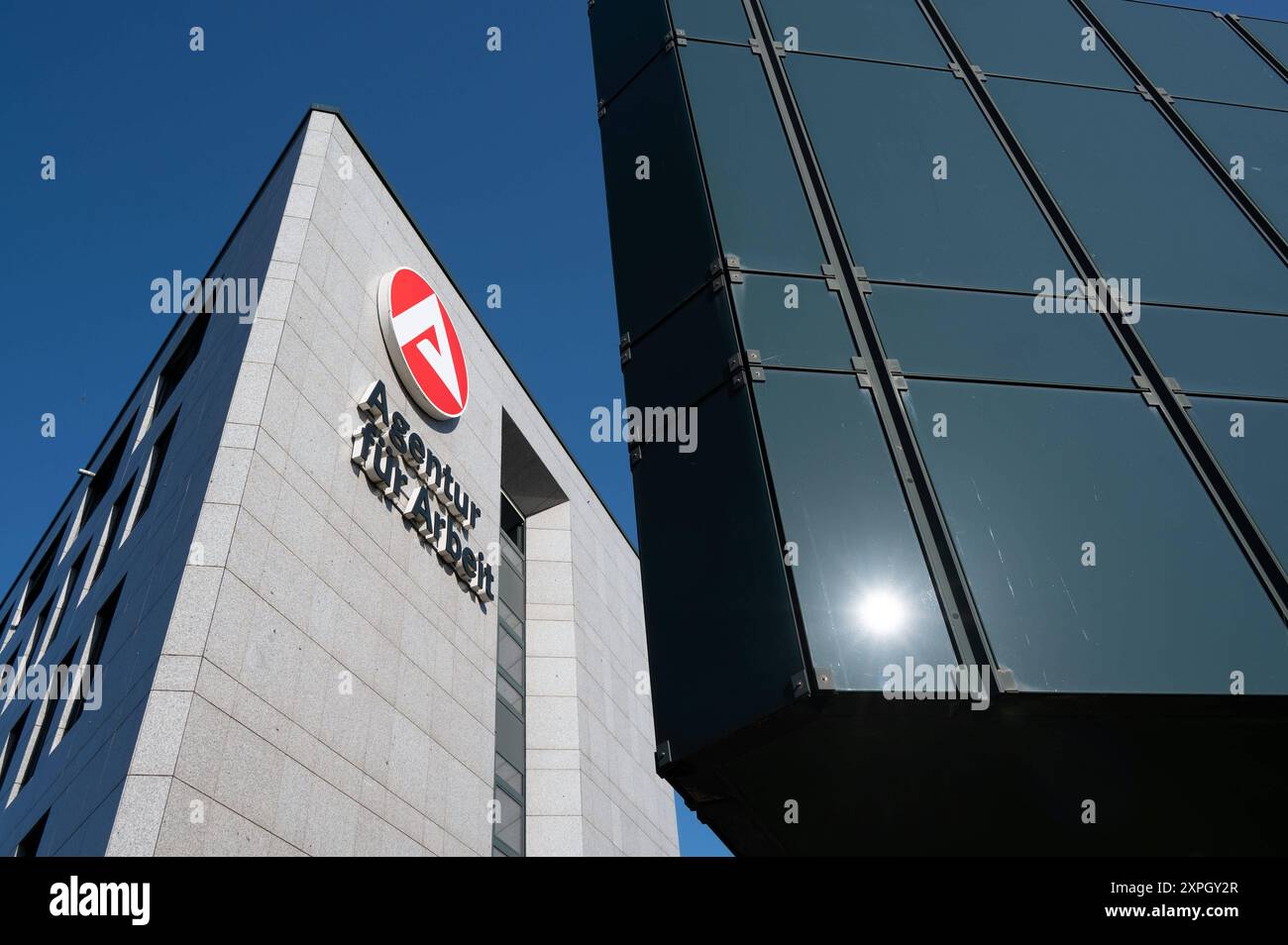 Aussenansicht der Agentur für Arbeit in Essen, Berliner Platz, Logo, Essen, 06.08.2024. *** Außenansicht der Arbeitsagentur Essen, Berliner Platz, Logo, Essen, 06 08 2024 Stockfoto