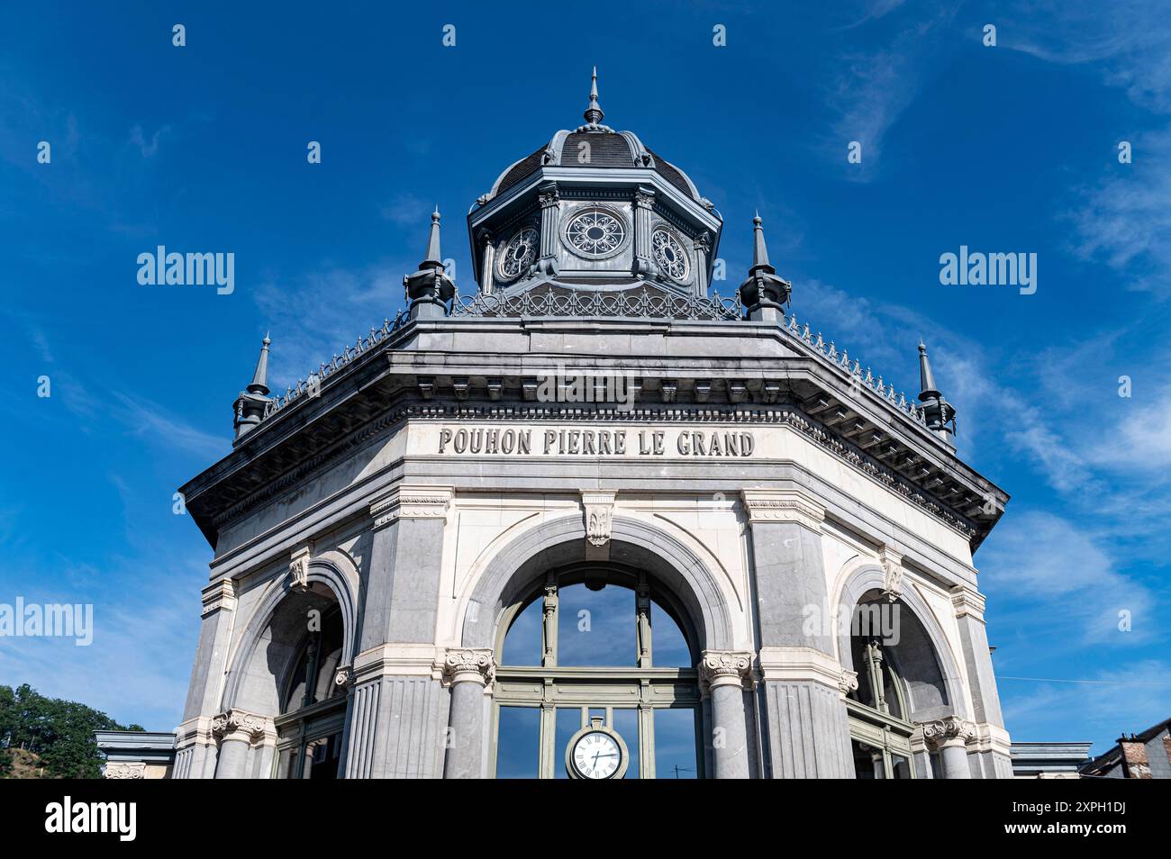 Spa Belgique Belgie Belgien 30. Juli 2024 Pouhon Pierre le Grand, in dem sich die Quelle bron befindet, für die Spa vielleicht am besten bekannt ist. Stockfoto