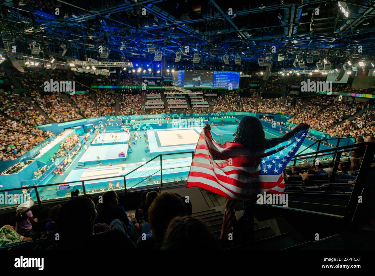 Patriotic American Women jubeln Team usa Gymnastik bei den Olympischen Spielen 2024 in Paris, Bercy Arena, Paris, Frankreich, Europa Copyright: LauraxGrier 1218-20 Stockfoto