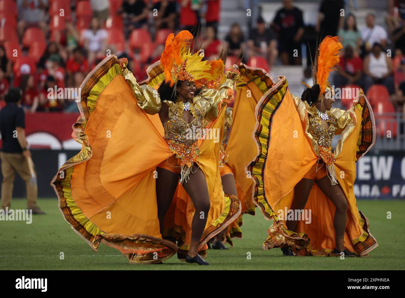Toronto, ON, Kanada, 13. Juli 2024, Tänzerin während der Halbzeitshow beim MLS-Spiel zwischen Toronto FC und Philadelphia Union im BMO Stadium. Stockfoto