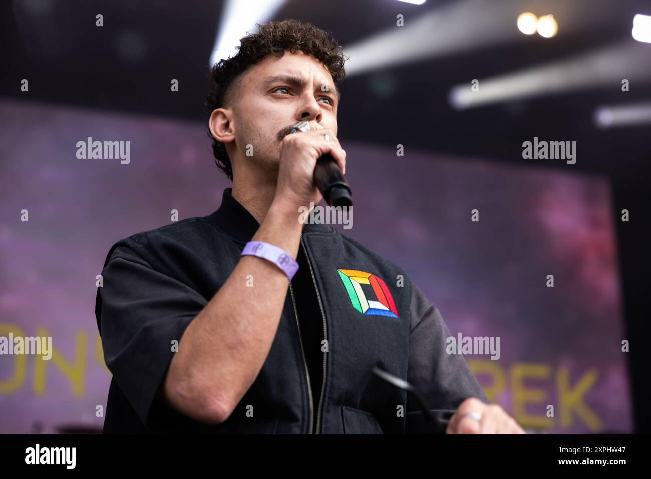 Antony Szmierek tritt live beim Kaleidoscope Festival im Alexandra Palace London 2024 auf Stockfoto