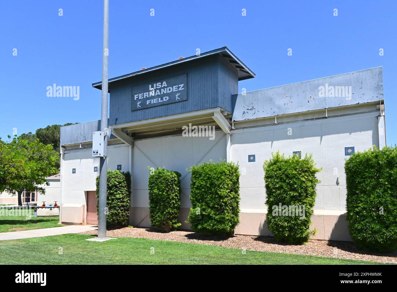 LAKEWOOD, KALIFORNIEN - 28. JULI 2024: Lisa Fernandez Field im Mayfair Park, um den dreimaligen OLYMPIASIEGER mit Team USA zu ehren. Stockfoto