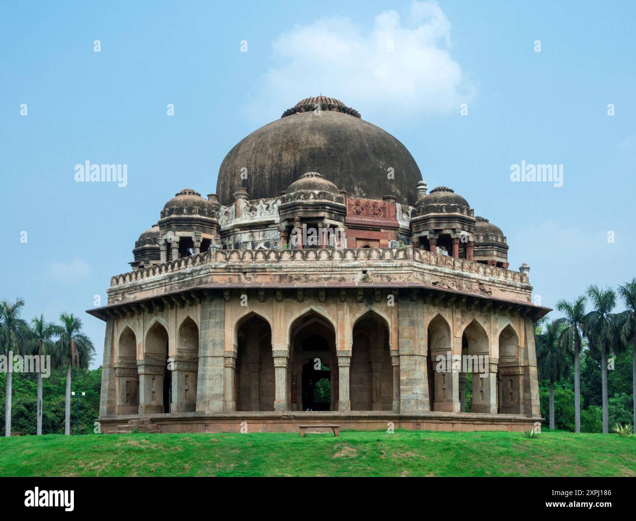 Das Grab von Mohammed Shah, bekannt als Mubarak Khan-Ka-Gumbaz in Lodi Gardens (Delhi/Indien) Stockfoto