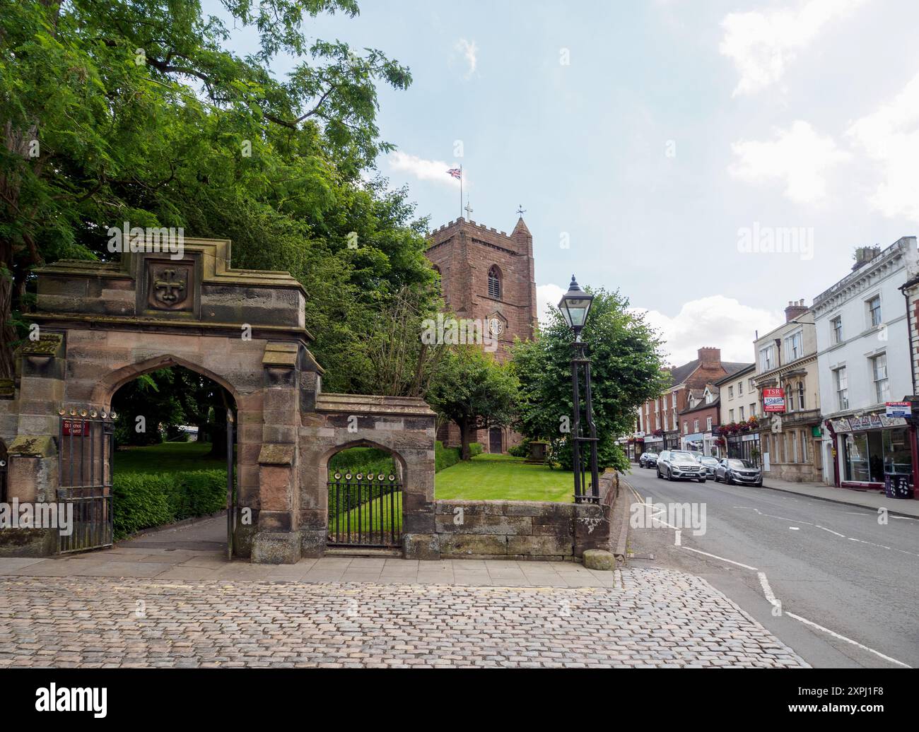 St. Nicholas Church und High Street Newport Shropshire Stockfoto