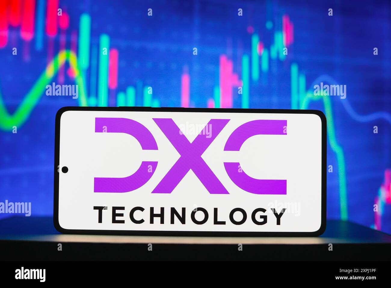 Paraguay. August 2024. In dieser Abbildung wird das Logo von DXC Technology Company auf einem Smartphone-Bildschirm angezeigt. (Credit Image: © Jaque Silva/SOPA Images via ZUMA Press Wire) NUR REDAKTIONELLE VERWENDUNG! Nicht für kommerzielle ZWECKE! Stockfoto