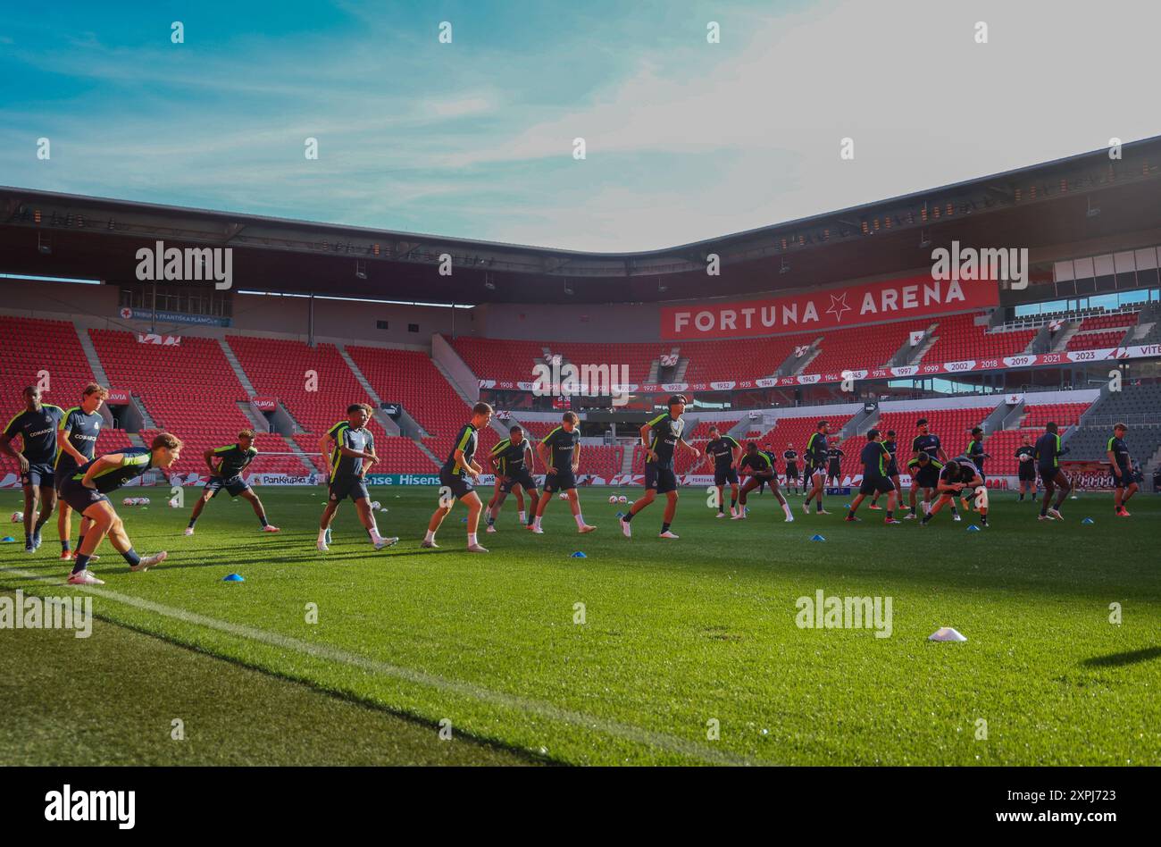 Prag, Tschechische Republik. August 2024. Illustration, aufgenommen während eines Trainings der belgischen Fußballmannschaft Union Saint-Gilloise in Prag, Tschechische Republik, am Dienstag, den 06. August 2024. Das Team bereitet sich auf das morgige Spiel gegen den tschechischen SK Slavia Prag vor, das in der ersten Runde der dritten Qualifikationsrunde für den UEFA Champions League-Wettbewerb steht. BELGA PHOTO VIRGINIE LEFOUR Credit: Belga News Agency/Alamy Live News Stockfoto