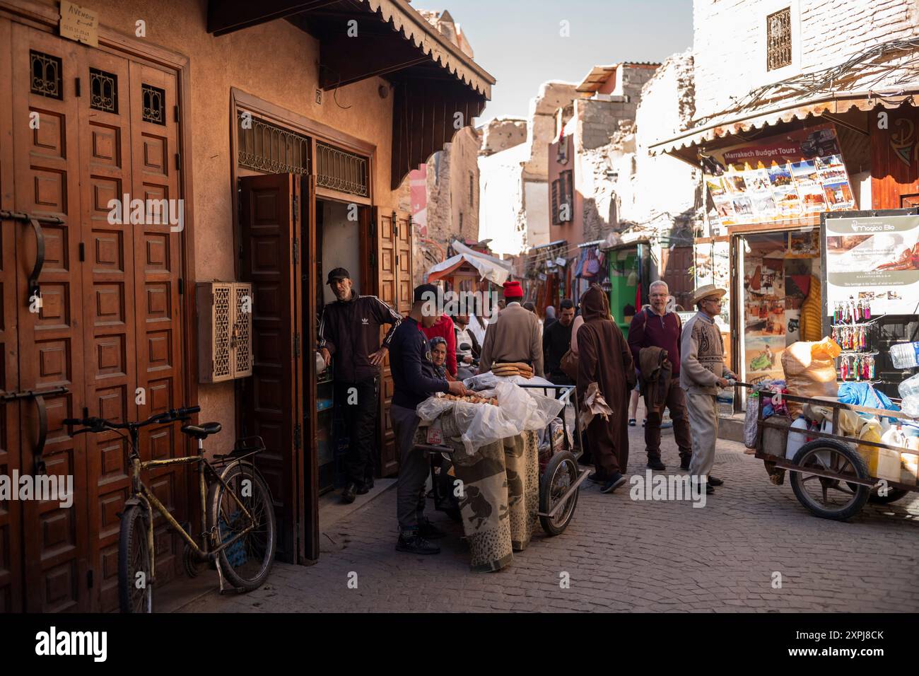 Labyrinth aus Gewürzen duftenden Souks in der Roten Stadt Marrakesch, Marokko, Nordafrika Stockfoto