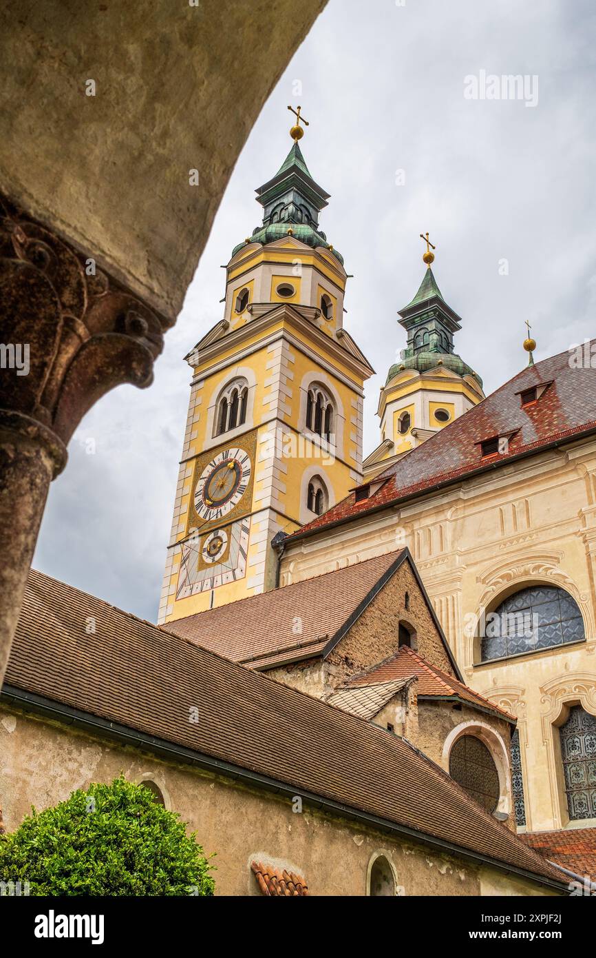 Blick auf den Brixner Dom in Südtirol, Italien. Stockfoto