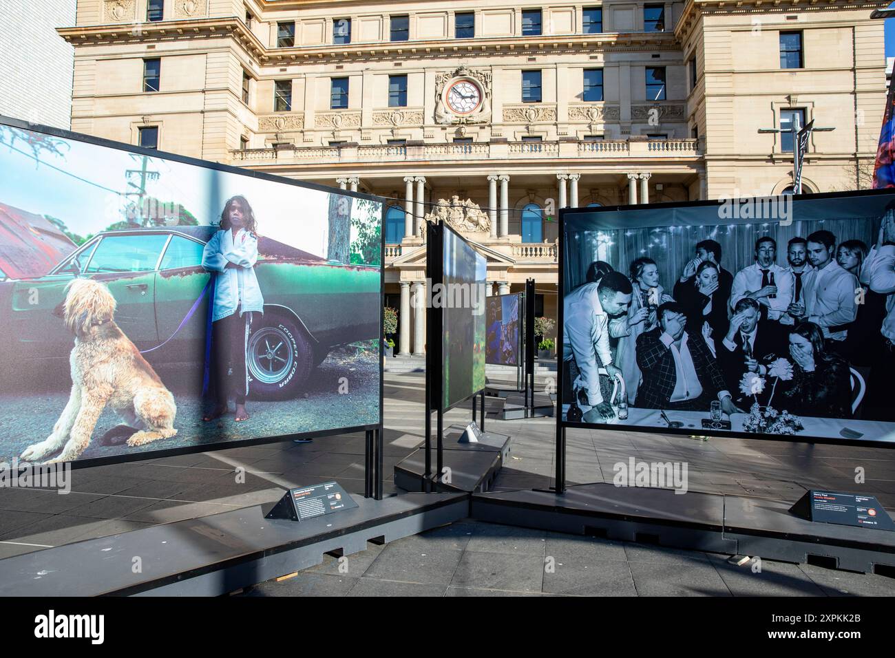 Australian Life Photography Exhibition 2024 vor dem Zollhaus im Stadtzentrum von Sydney, NSW, Australien Stockfoto