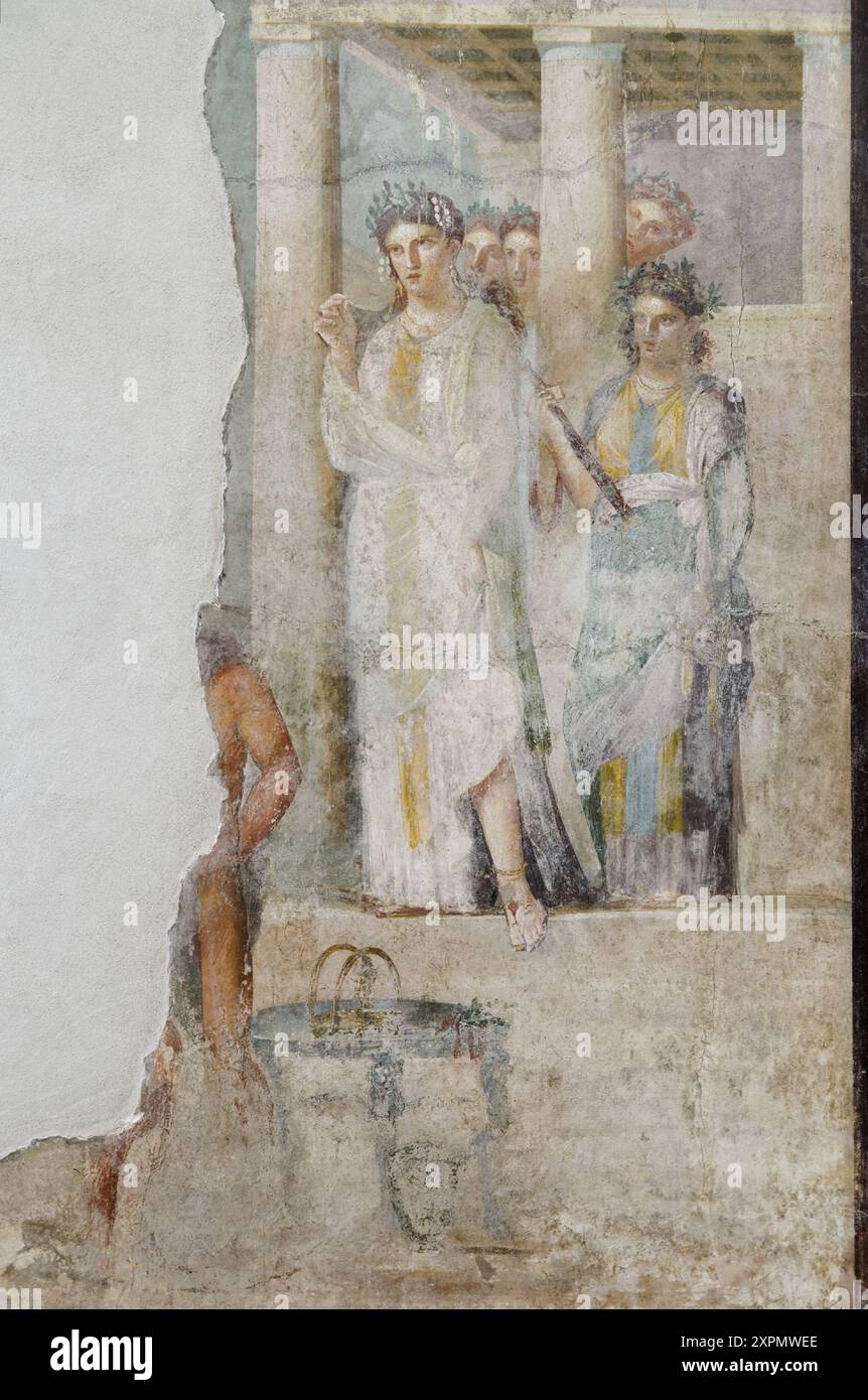 Iphigenie als Priesterin von Artemis in Tauris begab sich, Gefangene zu begrüßen, darunter ihr Bruder Orestes und sein Freund Pylades; ein römisches Fresko aus Pompeji, 1. Jahrhundert n. Chr Stockfoto