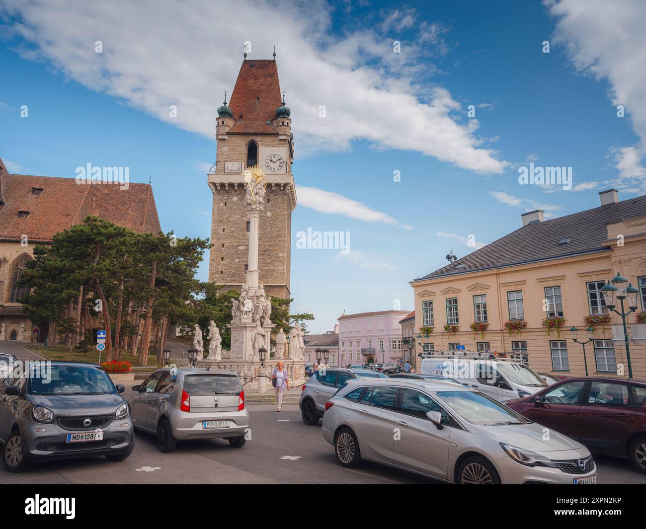 Perchtoldsdorf, Österreich - 22. JULI 2023. Details zur Pfarrkirche hl. Katholische Augustinus-Kirche, erbaut im 15. Und 16. Jahrhundert. Stadt Perchtoldsdorf, Landkreis Moedling, Niederösterreich. Stockfoto