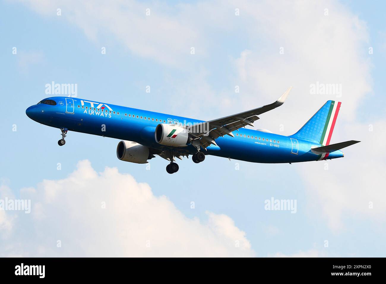 Airbus A321neo ITA Airways landet bei Frankfurt Intl. Flughafen in Deutschland. Stockfoto