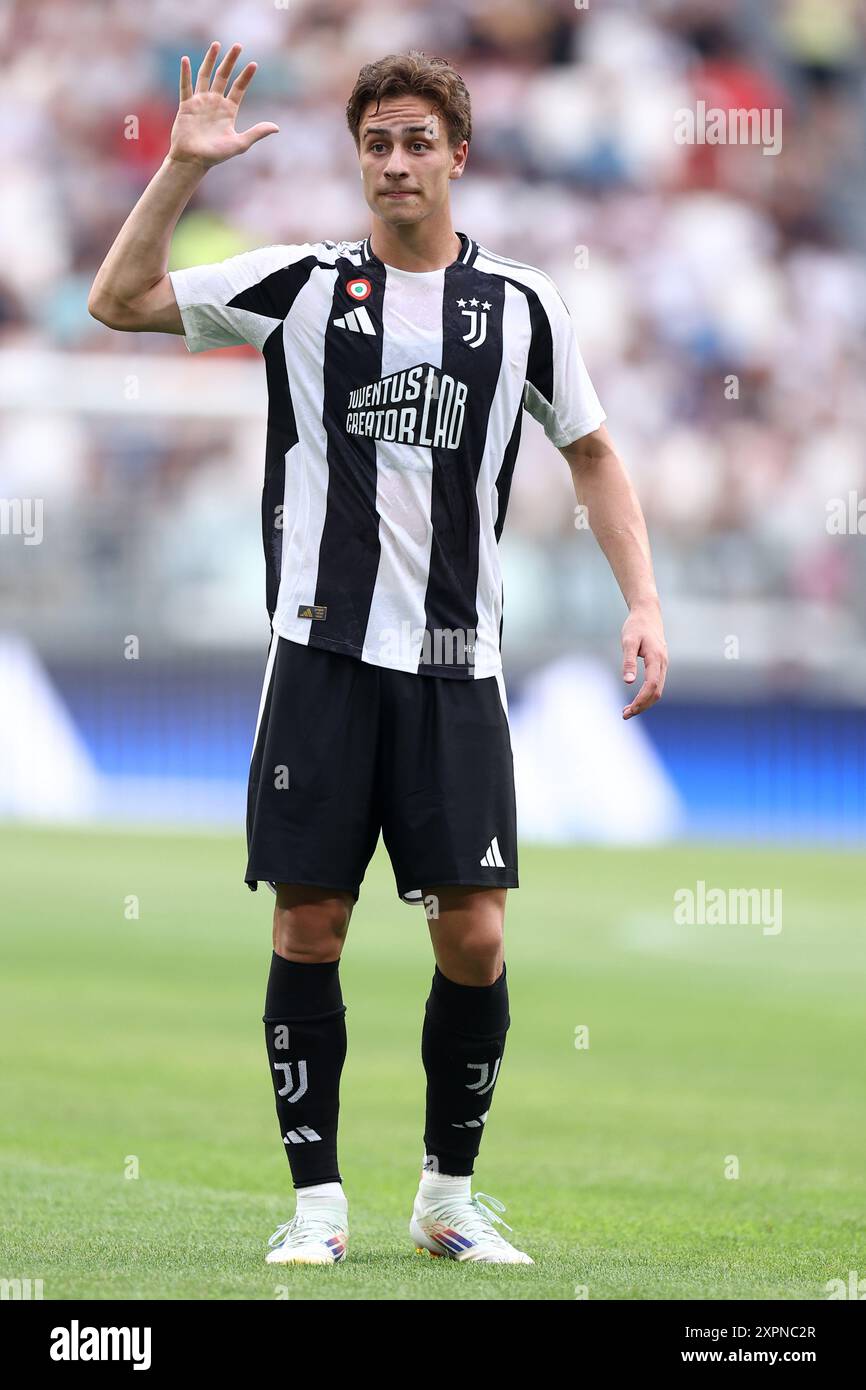 Turin, Italien. August 2024. Kenan Yildiz vom Juventus FC Gesten während des Freundschaftsspiels zwischen Juventus FC und Juventus Next Gen im Allianz Stadium am 06. August 2024 in Turin. Quelle: Marco Canoniero/Alamy Live News Stockfoto