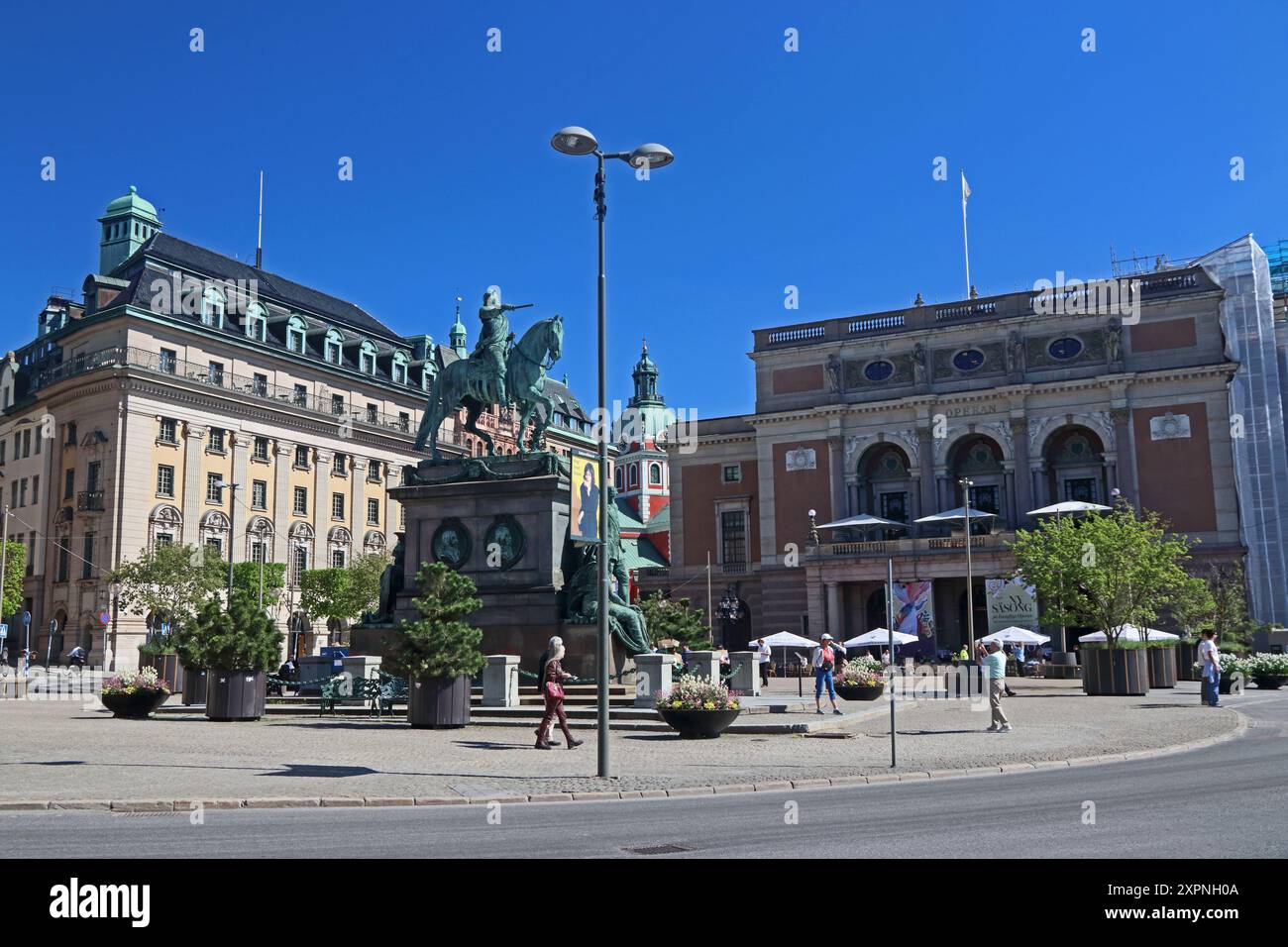 Statue von Gustav II. Adolfs und Königlich Schwedisches Opernhaus, Stockholm Stockfoto