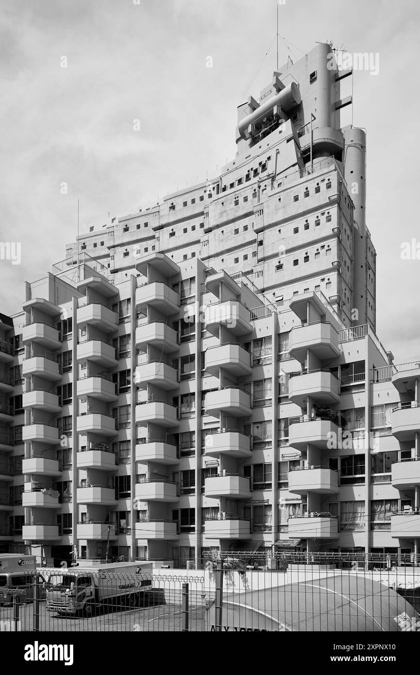 New Sky Building No. 3 (Gunkan Building), entworfen von Watanabe Yoji, 1972; Tokio, Japan Stockfoto