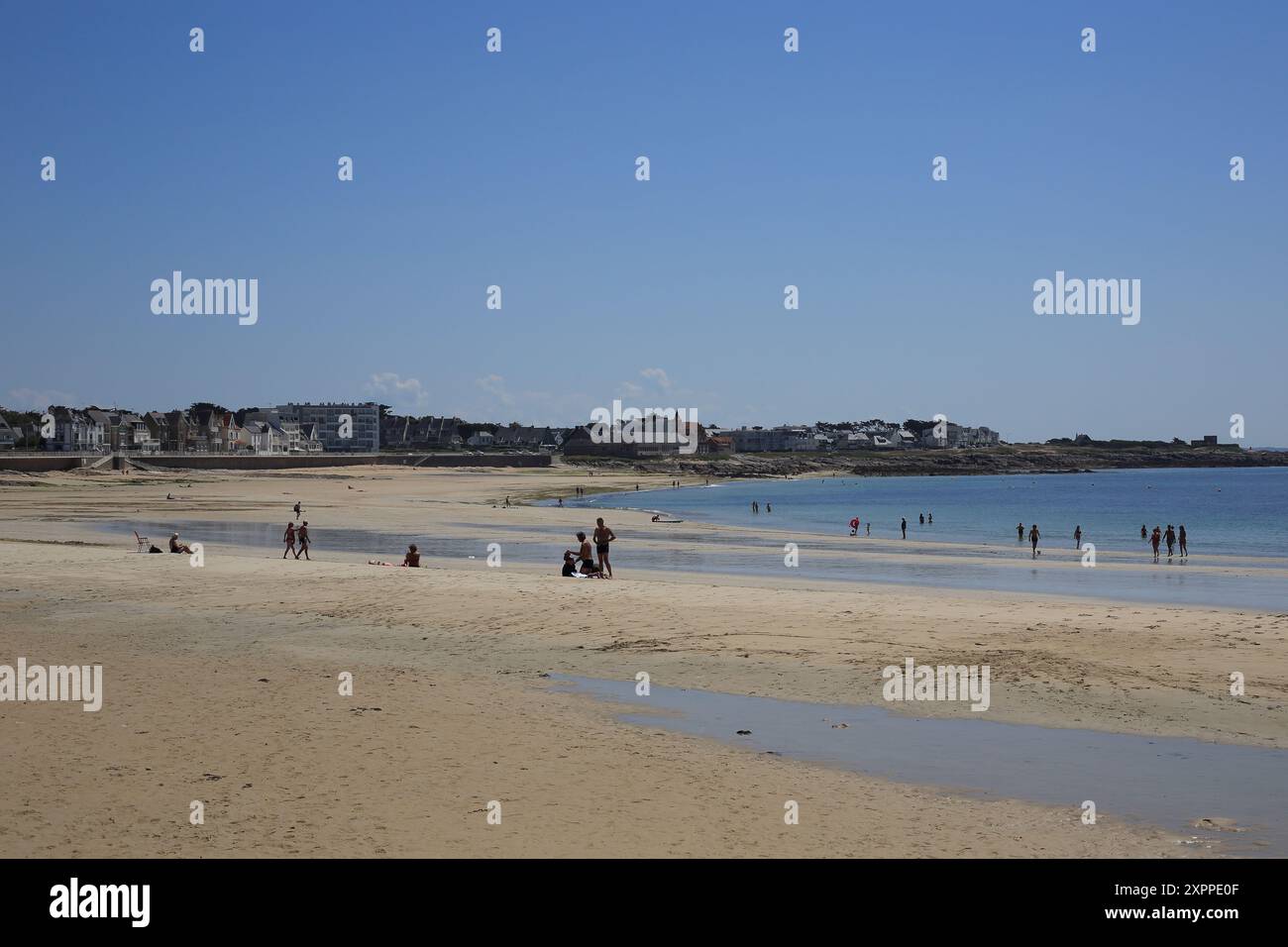Blick auf Grande Plage von der Promenade de la Plage, Quiberon, Morbihan, Bretagne, Frankreich Stockfoto Blick auf Grande Plage von der Promenade de la Plage, Quiberon, Morbihan, Bretagne, Frankreich Stockfoto