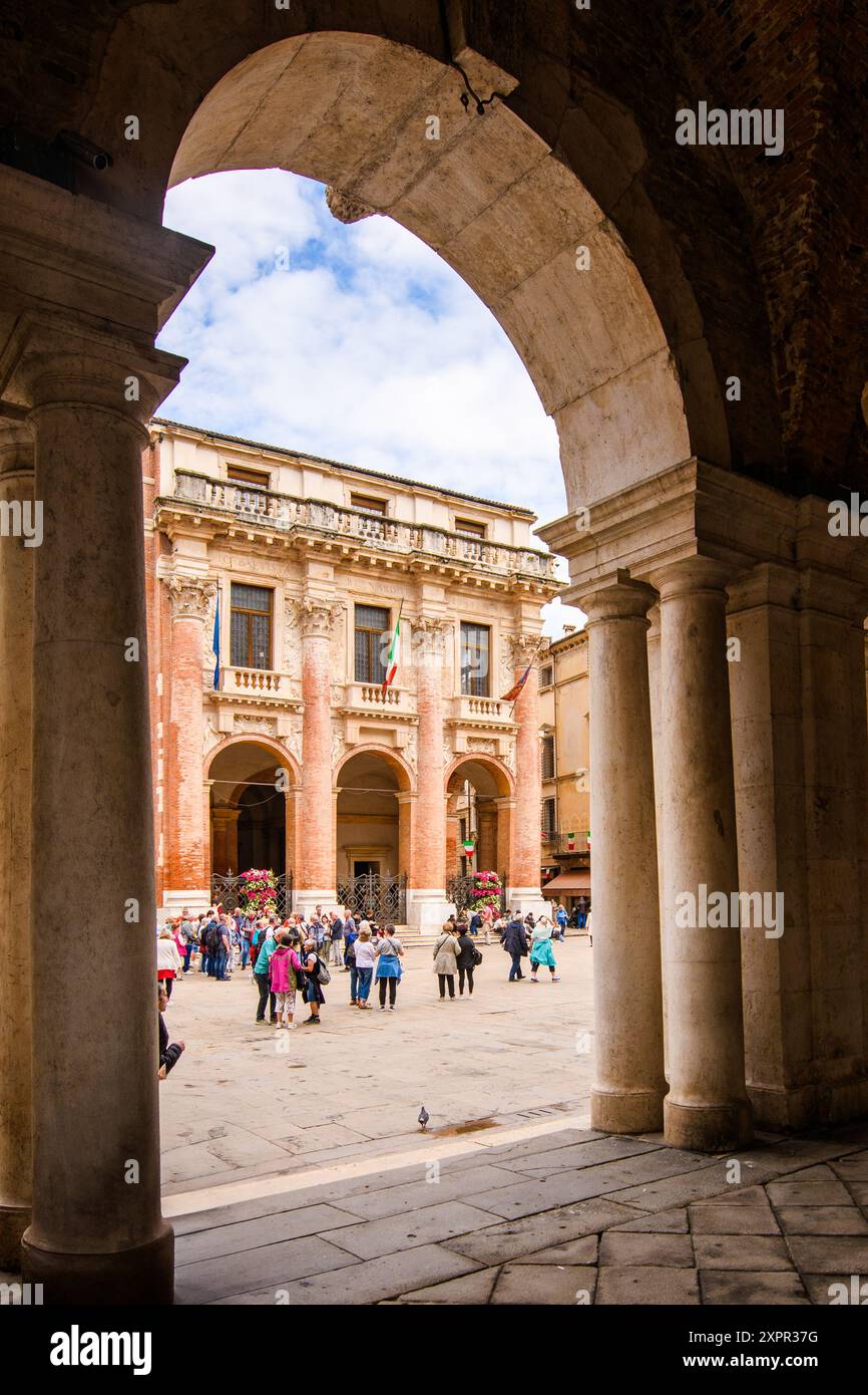 Basilika Palladiana in Vicenza, Veneto, Italien – Ein Meisterwerk der Renaissance-Architektur, entworfen von Andrea Palladio, bekannt für seine markanten Loggi Stockfoto