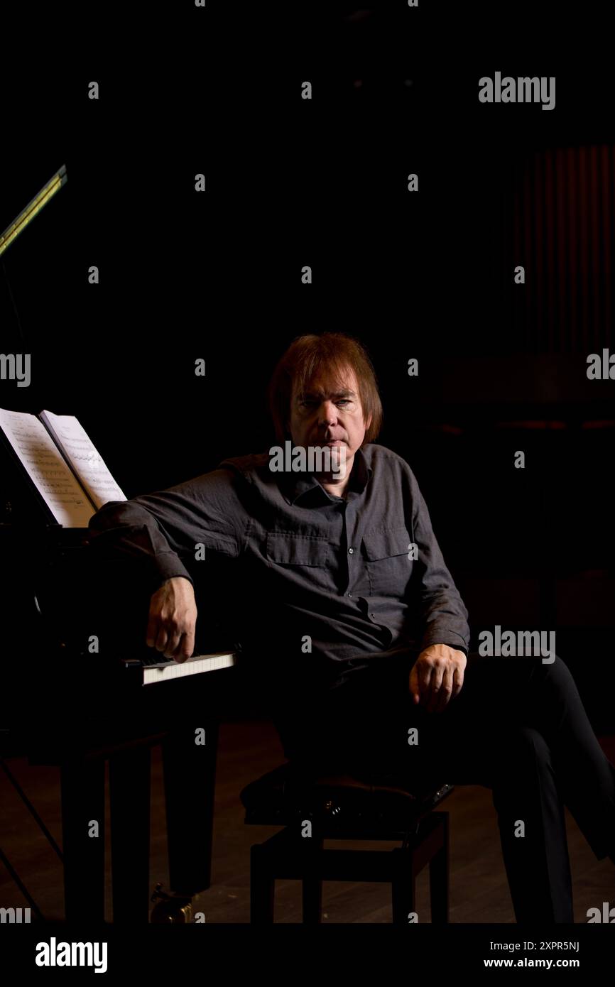 Julian Lloyd Webber fotografierte am Birmingham Conservatoire. Stockfoto