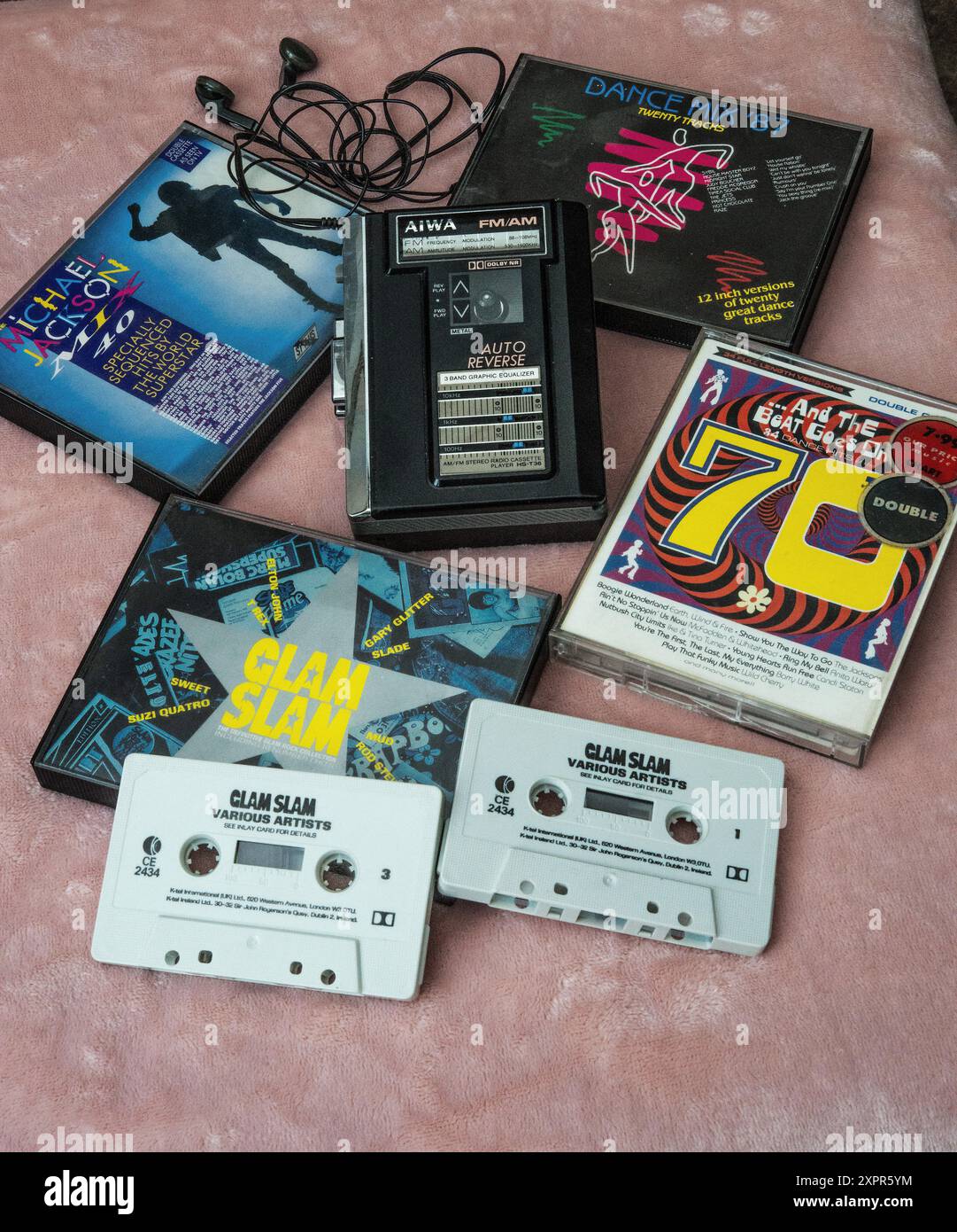 Persönlicher Kassettenspieler und Kassetten Stockfoto