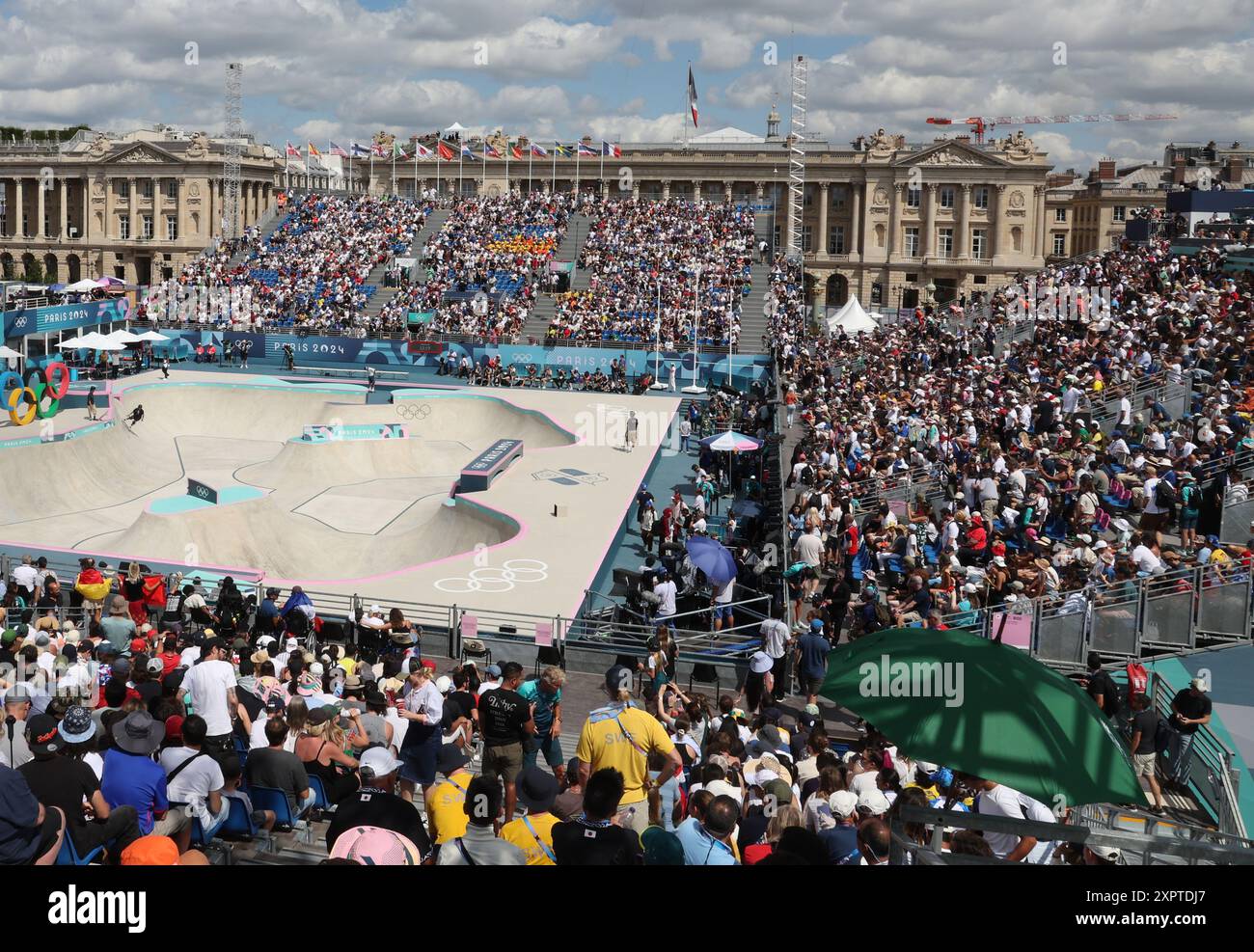 Paris, Frankreich. August 2024. Das Hotel de la Marine erscheint am Mittwoch, den 7. August, im Hintergrund des Skateboardortes am Place de la Concorde in Paris, Frankreich. 2024. Foto: Maya Vidon-White/UPI Credit: UPI/Alamy Live News Stockfoto