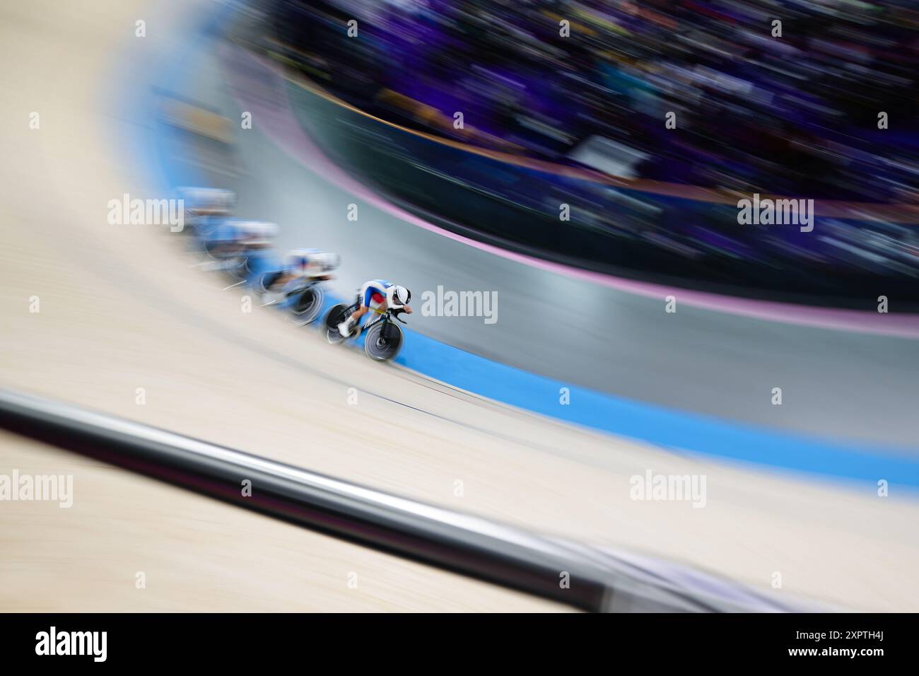 PARIS, FRANKREICH. August 2024. Clara Copponi, Valentine Fortin, Marion Borras und Marie le Net vom Team France treten am zwölften Tag der Olympischen Spiele 2024 im Velodrome Saint-Quentin-en-Yvelines in Paris an. Quelle: Craig Mercer/Alamy Live News Stockfoto