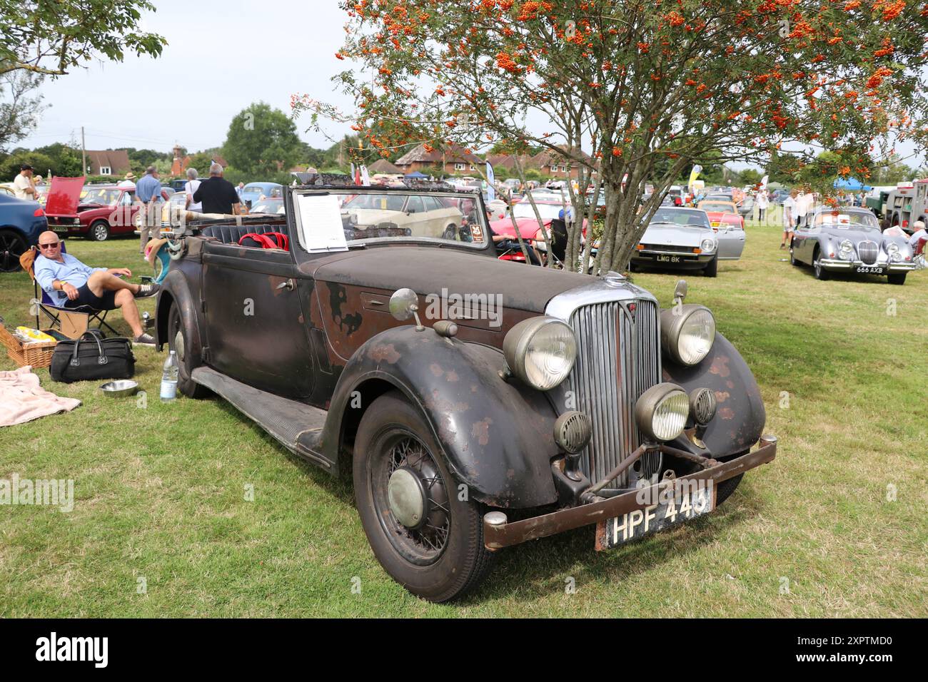 ROVER 20 COUPÉ MIT DROP HEAD UND SALMONS-TICKFORD-KAROSSERIE VON 1939 Stockfoto