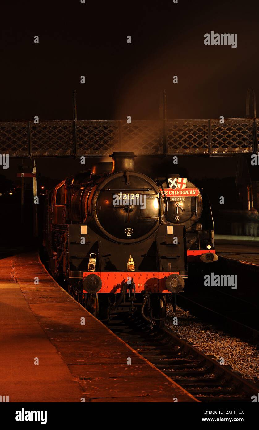 „73129“ und „Herzogin von Sutherland“ an der Swanwick Junction. Stockfoto