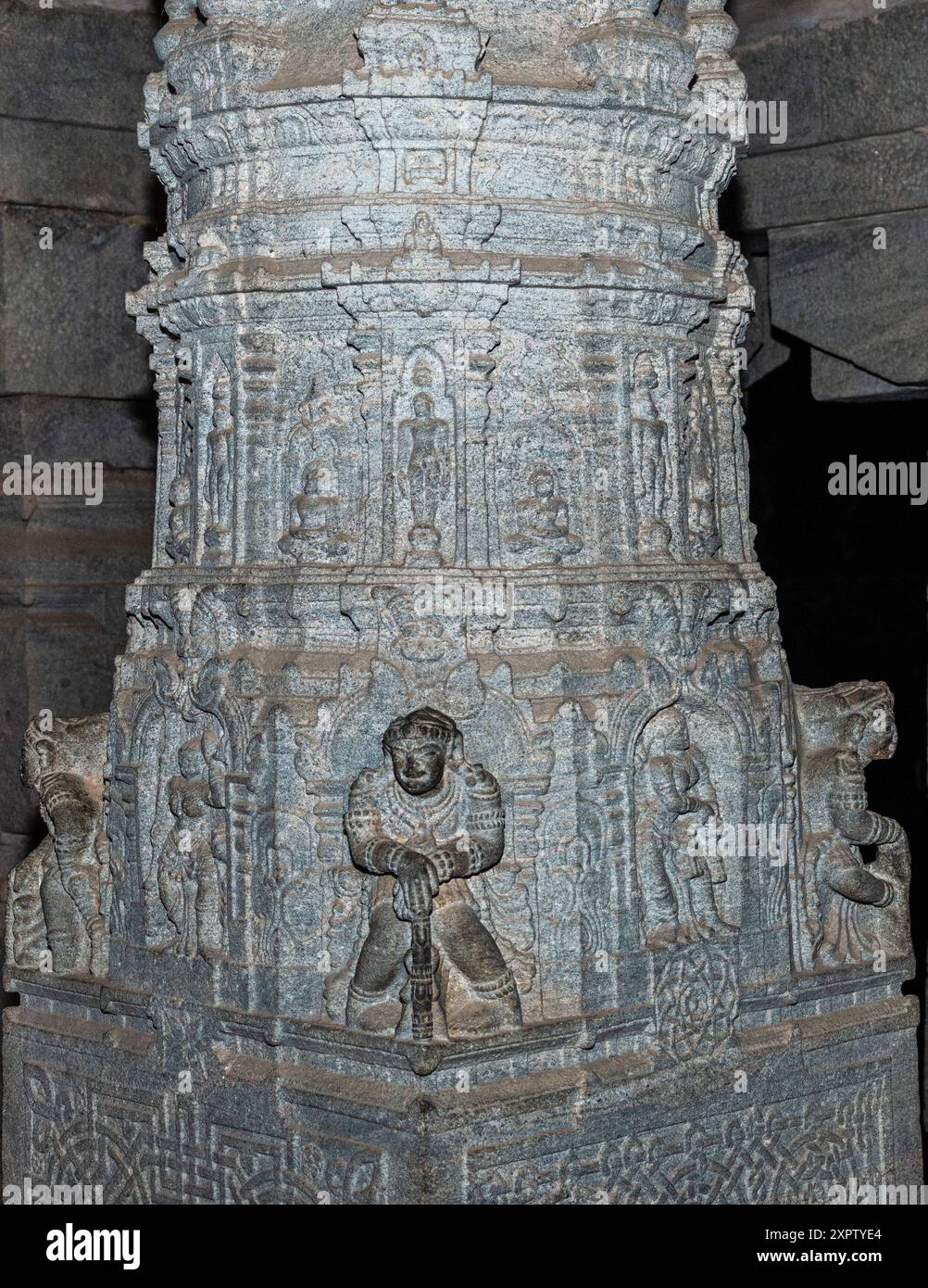 Teil des Thousand Pillars Temple - Saavira Kambada Basadi in Moodbidri, Indien Stockfoto