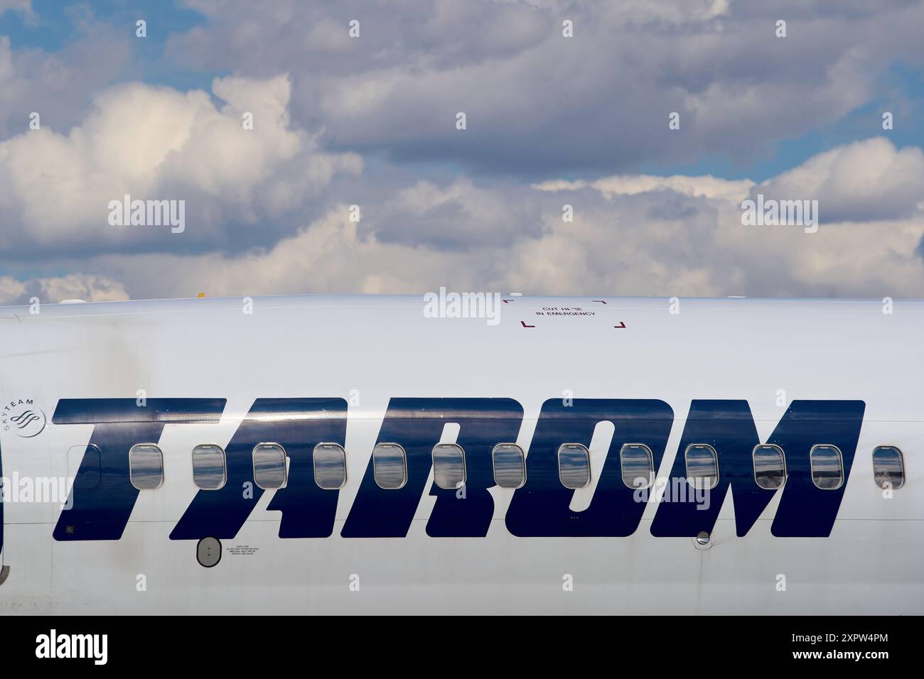 Otopeni, Rumänien. 7. August 2024: Ein Flugzeug der Fluggesellschaft Tarom mit rumänischen Ruder-, Gymnastik- und Tischtennisteams kehrt von den Olympischen Spielen Paris 2024 zurück und trifft am Flughafen Bukarest Henri Coanda in Otopeni, Rumänien, ein. Quelle: lcv/Alamy Live News Stockfoto